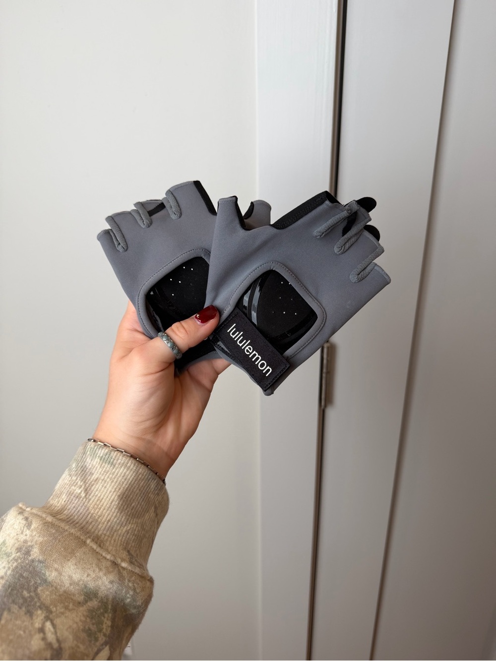 Lululemon Wunder Train Gloves